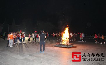 公司團(tuán)建活動發(fā)朋友圈的說說怎么寫？