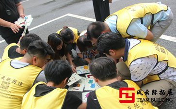 12個室內(nèi)外團隊素質(zhì)拓展小游戲